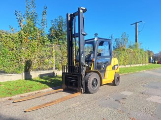 Carretilla contrapesada de 4 ruedas Caterpillar DP40 NT - 1