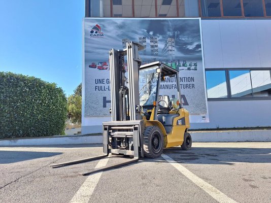 Carretilla contrapesada de 4 ruedas Caterpillar GP25NT - 1