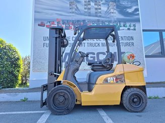 Carretilla contrapesada de 4 ruedas Caterpillar GP30N