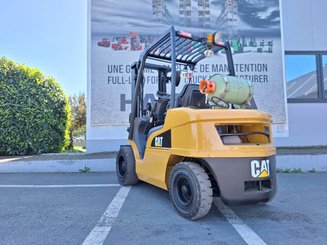 Carretilla contrapesada de 4 ruedas Caterpillar GP30N