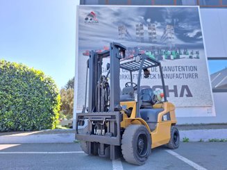 Carretilla contrapesada de 4 ruedas Caterpillar GP30N