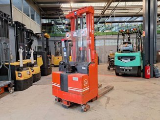 Apilador con conductor acompañante BT LSF 1250 EE - 3