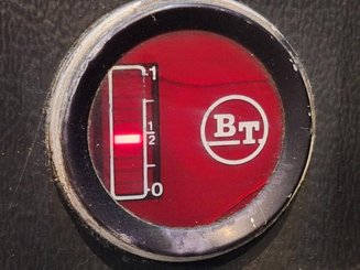 Apilador con conductor acompañante BT LSF 1250 EE