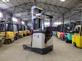 Carretilla retráctil Crown ESR5000 2.0
