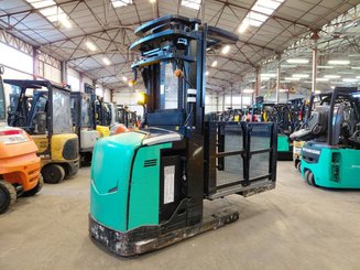 Preparadoras de pedidos con cabina de mando elevable Caterpillar NOH10N