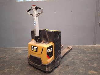 Transpaleta con conductor acompañante Caterpillar NPP20N2