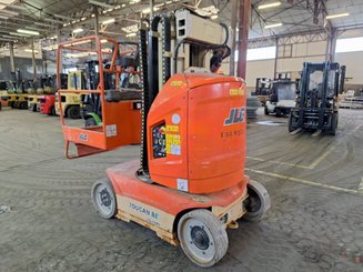 Plataforma de mástil JLG TOUCAN 8E