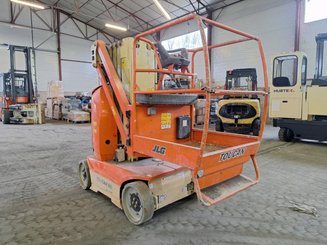 Plataforma de mástil JLG TOUCAN 8E