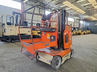 Plataforma de mástil JLG TOUCAN 8E