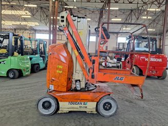 Plataforma de mástil JLG TOUCAN 8E