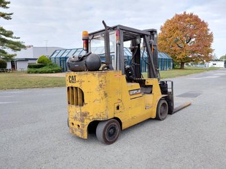 Carretilla contrapesada de 4 ruedas Caterpillar GC55K