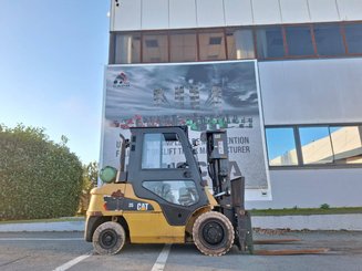 Carretilla contrapesada de 4 ruedas Caterpillar GP35NT