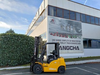 Carretilla contrapesada de 4 ruedas Hangcha XE25i ( CPD25-XEY2HA-SI )