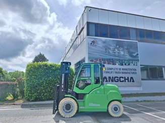 Carretilla contrapesada de 4 ruedas Hangcha XC70i (CPD70-XCY2-SI)