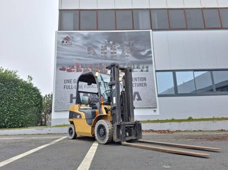Carretilla contrapesada de 4 ruedas Caterpillar GP25N