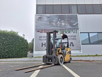 Carretilla contrapesada de 4 ruedas Caterpillar GP25N