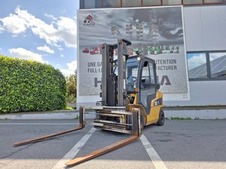 Carretilla contrapesada de 4 ruedas Caterpillar GP25NTD - 1