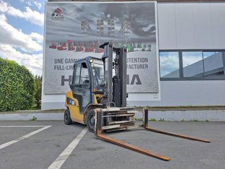Carretilla contrapesada de 4 ruedas Caterpillar GP25NTD - 1