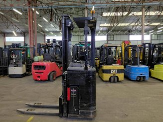 Apilador con plataforma Caterpillar NSR16N