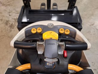 Apilador con plataforma Crown DT3040 - 13