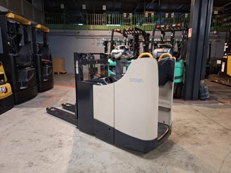 Apilador con plataforma Crown DT3040 - 4