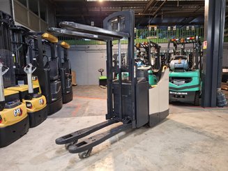 Apilador con plataforma Crown DT3040 - 6