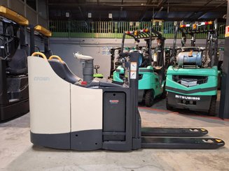 Apilador con plataforma Crown DT3040 - 3