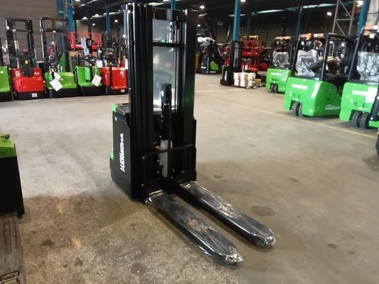 Apilador con conductor acompañante Hangcha CDD16-XT1-SI - 1