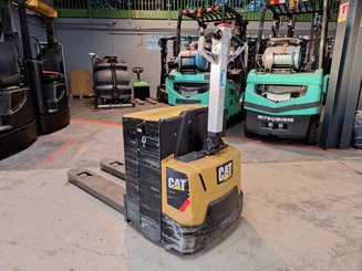 Transpaleta con conductor acompañante Caterpillar NPP20N2E