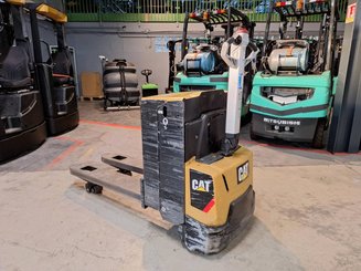 Transpaleta con conductor acompañante Caterpillar NPP20N2E