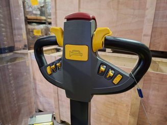 Apilador multidireccional Combilift WR4