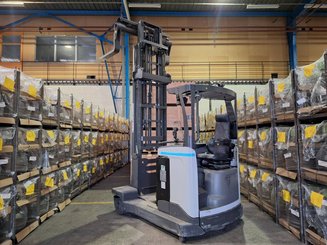 Carretilla retráctil multidireccional UniCarriers 250DTFVRE635UFW