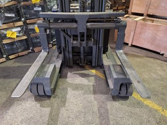 Carretilla retráctil multidireccional UniCarriers 250DTFVRE635UFW