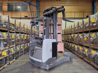 Carretilla retráctil multidireccional UniCarriers 250DTFVRE635UFW