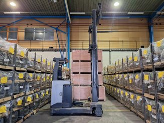 Carretilla retráctil multidireccional UniCarriers 250DTFVRE635UFW