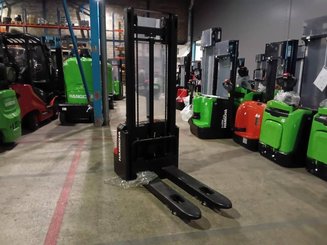 Apilador con conductor acompañante Hangcha CDD12-AMC2-L