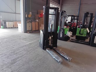 Apilador con conductor acompañante Hangcha CDD16-XT1-SI
