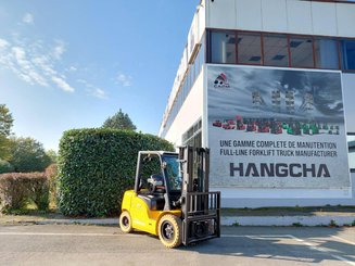 Carretilla contrapesada de 4 ruedas Hangcha XE30i ( CPD30-XEY2HA-SI )