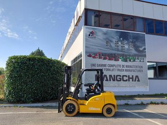 Carretilla contrapesada de 4 ruedas Hangcha XE30i ( CPD30-XEY2HA-SI )