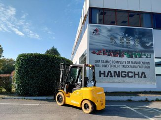 Carretilla contrapesada de 4 ruedas Hangcha XE30i ( CPD30-XEY2HA-SI )