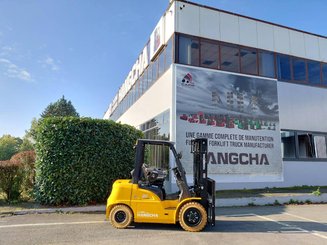 Carretilla contrapesada de 4 ruedas Hangcha XE30i ( CPD30-XEY2HA-SI )