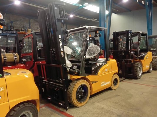 Carretilla contrapesada de 4 ruedas Hangcha XE35i (CPD35-XEY2HA-SI) - 1