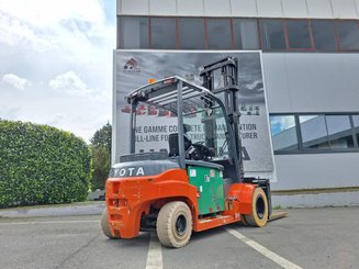 Carretilla contrapesada de 4 ruedas Toyota 8FBMT50