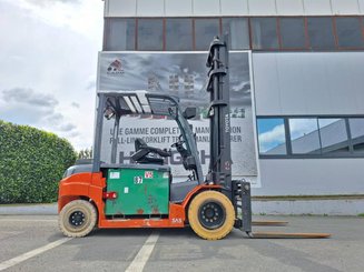 Carretilla contrapesada de 4 ruedas Toyota 8FBMT50