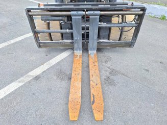 Carretilla contrapesada de 4 ruedas Toyota 8FBMT50