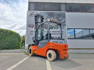 Carretilla contrapesada de 4 ruedas Toyota 8FBMT50