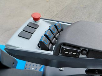 Carretilla contrapesada de 4 ruedas Hangcha XE30i ( CPD30-XEY2HA-SI )