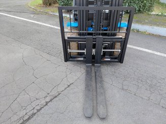 Carretilla contrapesada de 4 ruedas Hangcha XE30i ( CPD30-XEY2HA-SI )