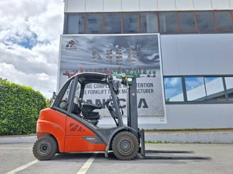 Carretilla contrapesada de 4 ruedas Fenwick H30 T - 02