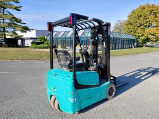 Carretilla contrapesada de 3 ruedas Yale ERP15VTSWB